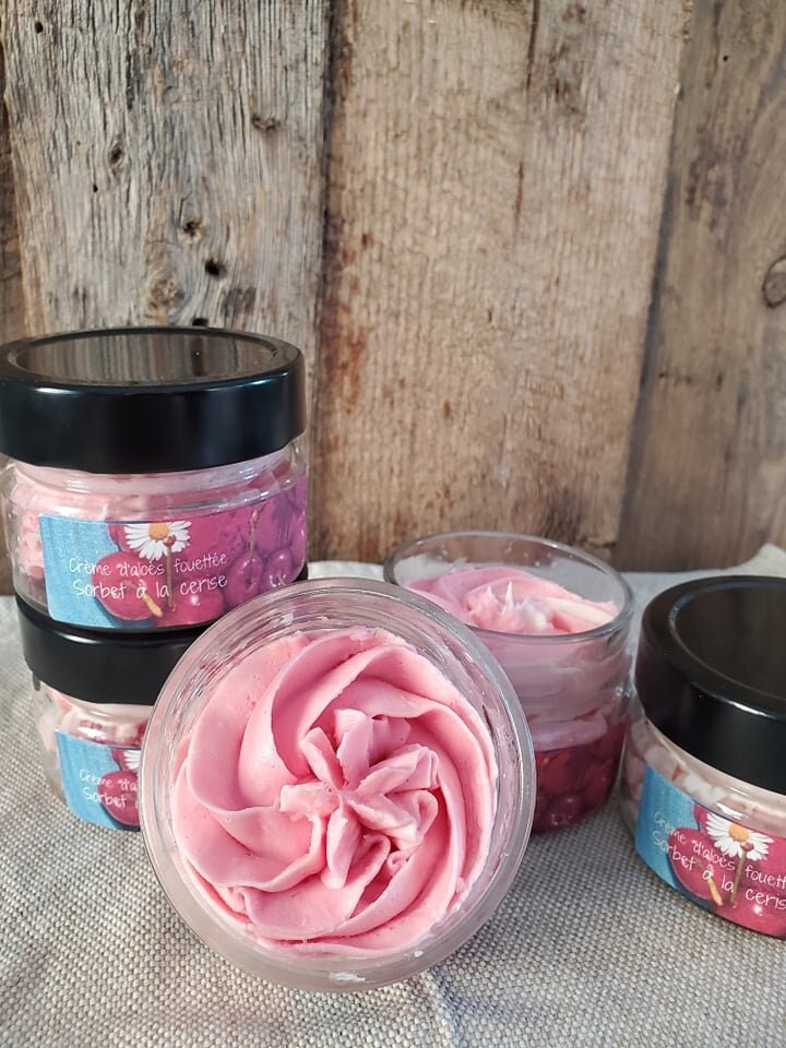 Crème d'aloès fouettée Sorbet à la cerise